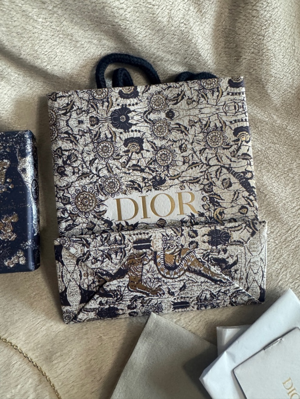 Dior Necklace with packaging - Picture 10 of 15